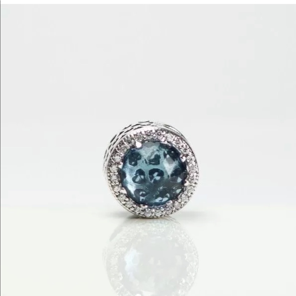 Pandora Radiant Hearts Glacier Blue - Picture 4 of 8